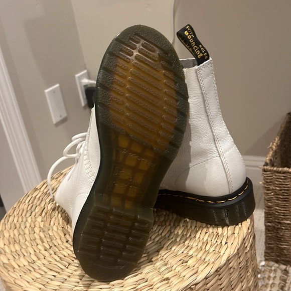 Dr. Martens off white boots. - Picture 3 of 4